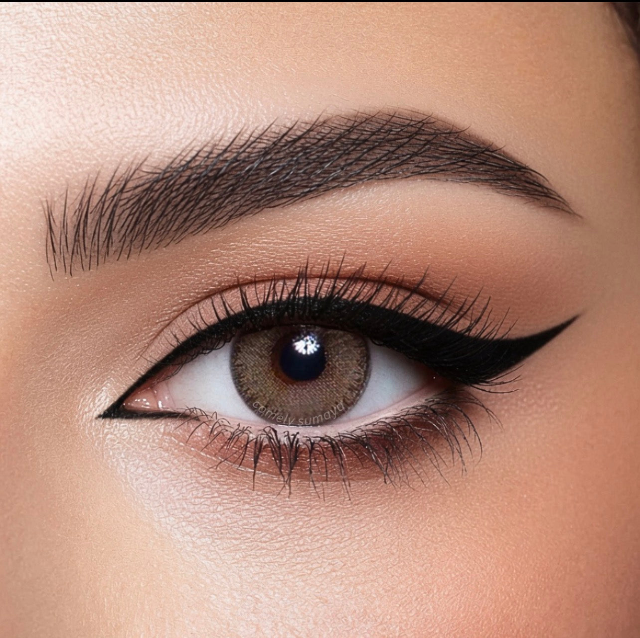 Bella Elite Green Olive colored contact lens