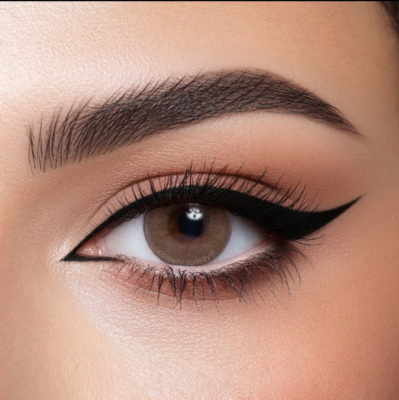Bella Elite Wild Honey colored contact lens